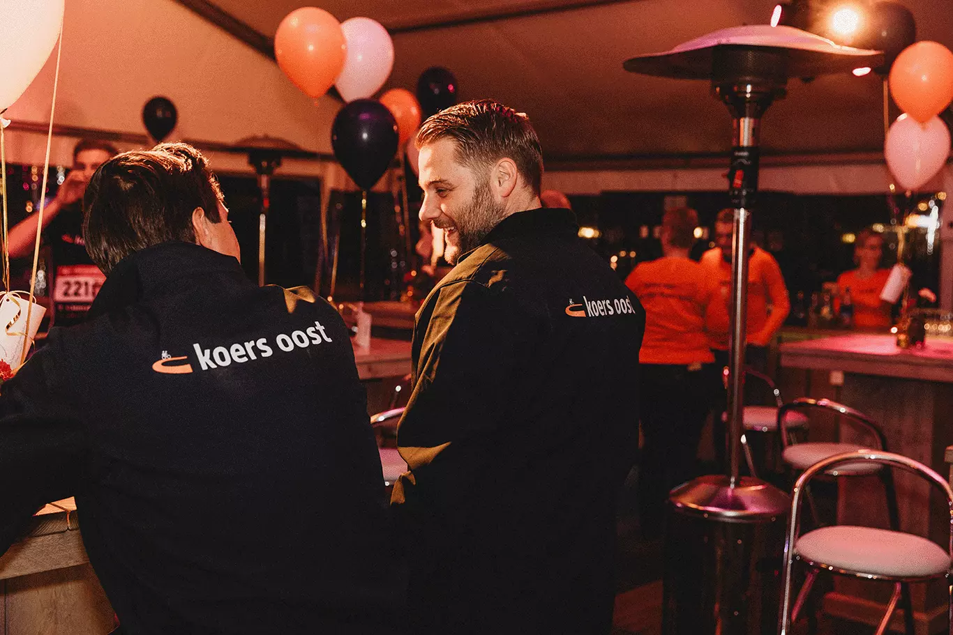 Bij Koers Oost staat persoonlijke benadering centraal. We leren uitzendkrachten eerst kennen en verdiepen ons in jullie bedrijf om de beste match te maken. Gedurende de inleningperiode bieden we continue ondersteuning en aandacht.
