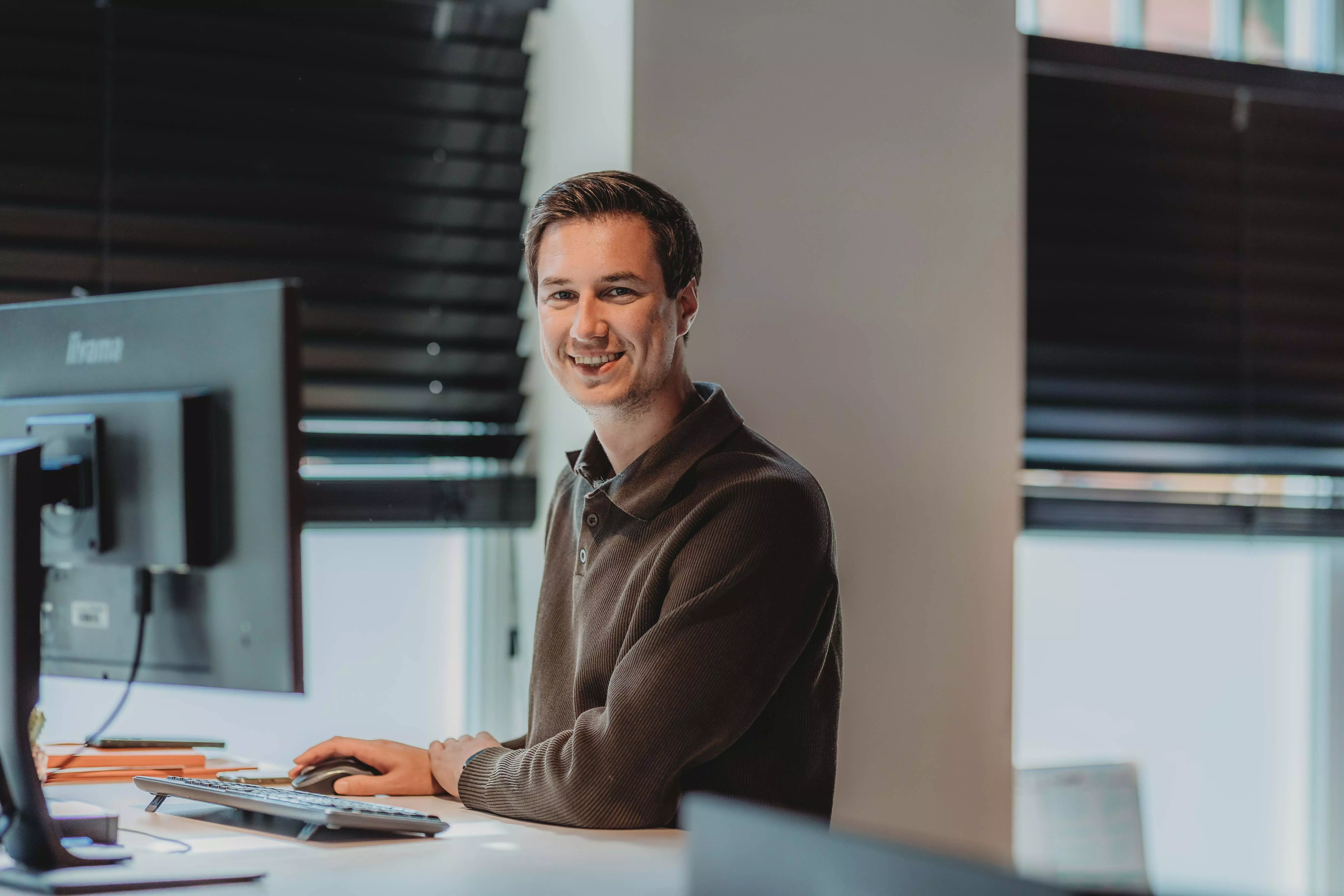 Vacatures in Vriezenveen | Werk vinden via Koers Oost – Uitzendbureau Vriezenveen Op zoek naar werk in Vriezenveen? Koers Oost helpt je verder! Ontdek de nieuwste vacatures in Vriezenveen en vind werk dat écht bij je past via ons uitzendbureau in Twente.