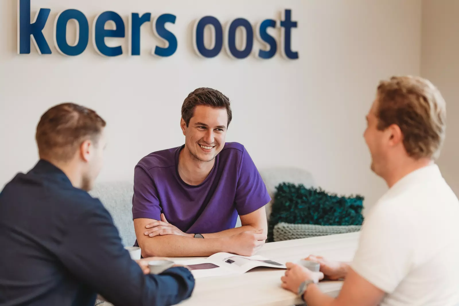 Op zoek naar vacatures in Vroomshoop? Koers Oost helpt je aan werk dat bij je past. Vast, tijdelijk of parttime. Persoonlijk en dichtbij. Vacatures in Vroomshoop | Werk dat bij jou past – Koers Oost